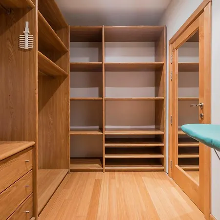 Central High End - 3 Bedroom - Sleeps 8 公寓 *