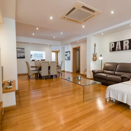 Central High End - 3 Bedroom - Sleeps 8 公寓 *