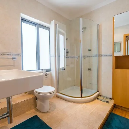 Central High End - 3 Bedroom - Sleeps 8 Апартаменты