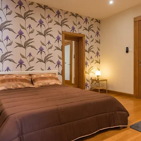 Central High End - 3 Bedroom - Sleeps 8 Слима