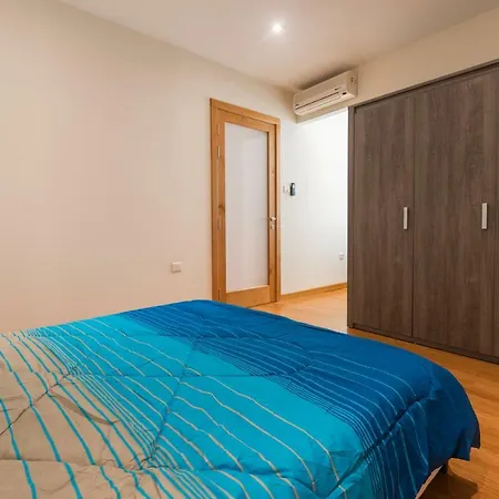 Central High End - 3 Bedroom - Sleeps 8 * Слима