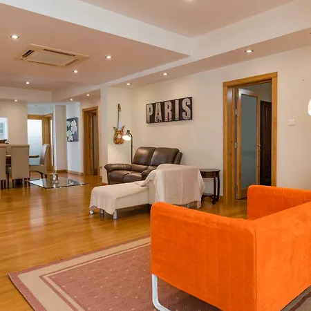 Central High End - 3 Bedroom - Sleeps 8 Σλιέμα