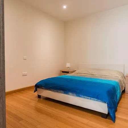 Central High End - 3 Bedroom - Sleeps 8 Апартаменты