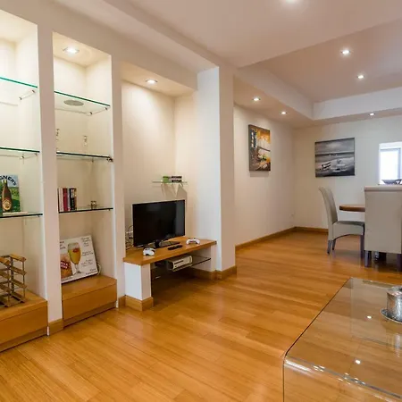 Διαμέρισμα Central High End - 3 Bedroom - Sleeps 8