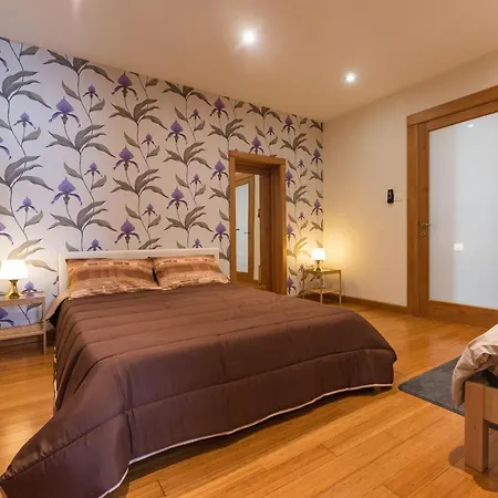 Central High End - 3 Bedroom - Sleeps 8
